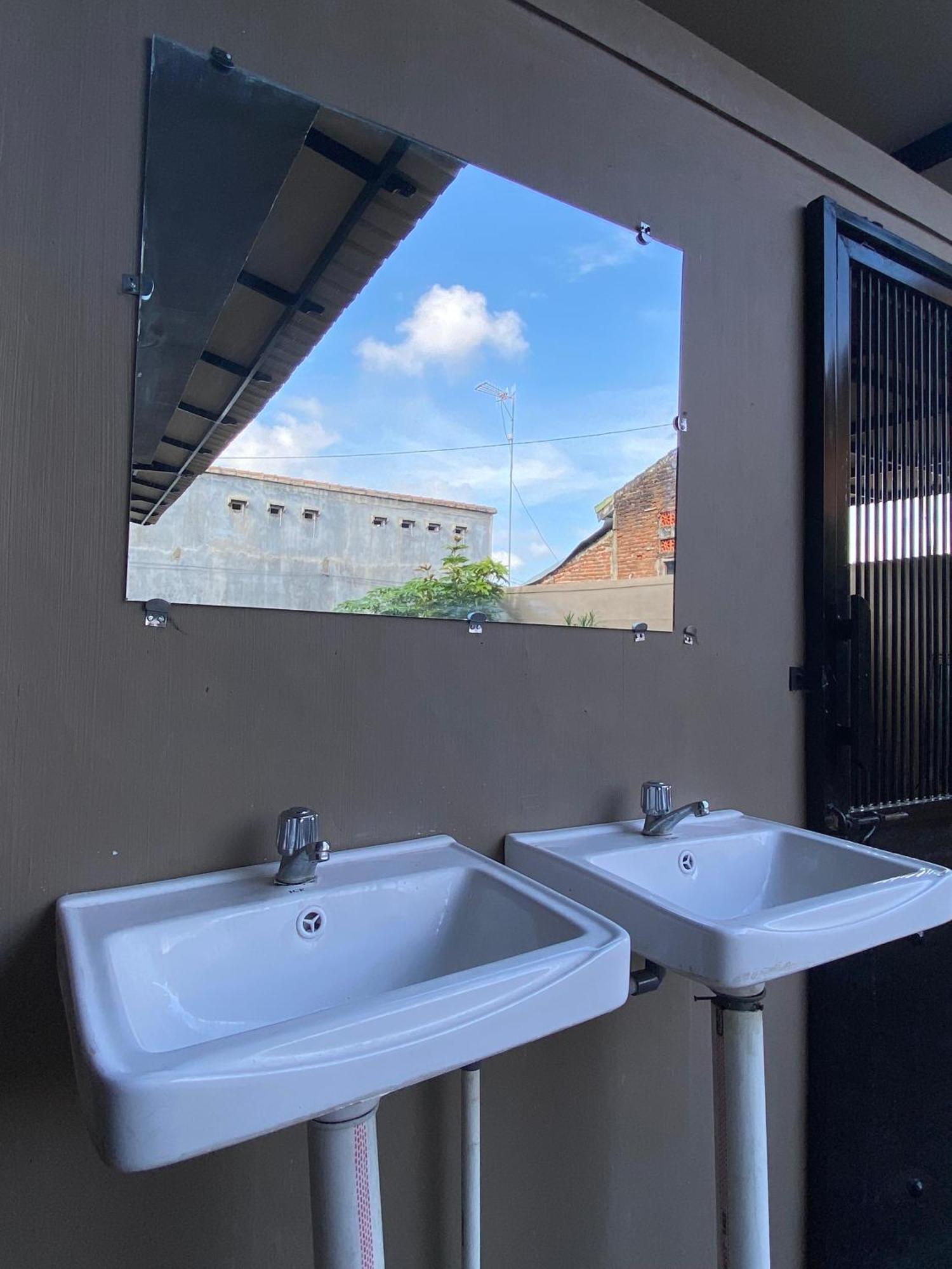 Good Feeling Banyuwangi Hostel Banyuwangi  Exterior foto